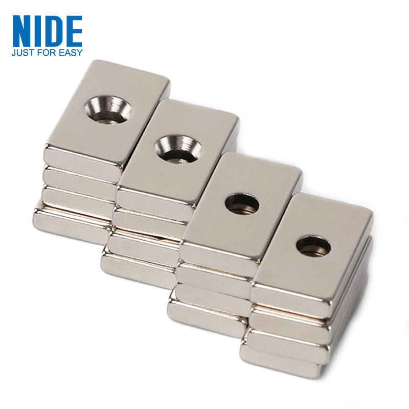 Square Strong Neodymium Magnet Sintered NdFeB ການສະກົດຈິດທີ່ມີຮູ